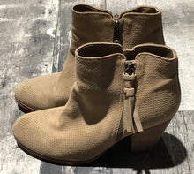 Load image into Gallery viewer, Guess beige booties - Hers size 7.5
