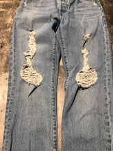 Load image into Gallery viewer, Levis blue high rise ripped jeans - Hers size 23

