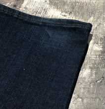 Load image into Gallery viewer, True Religion dark blue low rise jeans - Hers size 27
