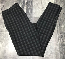 Load image into Gallery viewer, Joie black/grey mid rise skinny pants - Hers size XS
