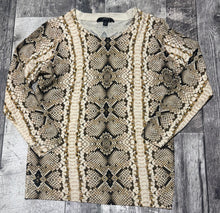 Load image into Gallery viewer, J.Crew green/cream long sleeve - Hers size M
