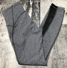 Load image into Gallery viewer, lululemon grey leggings - Hers size 4
