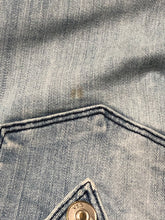 Load image into Gallery viewer, Hudson light blue low rise slim boot cut jeans - Hers size 28
