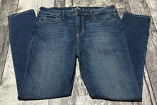 Load image into Gallery viewer, Hollister blue high rise jeans - Hers size 30
