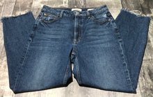 Load image into Gallery viewer, Guess blue high rise mom jeans - Hers size 27
