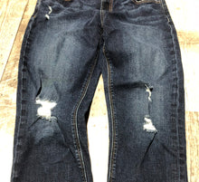 Load image into Gallery viewer, Joes blue mid rise tapered boyfriend jeans - Hers size 28
