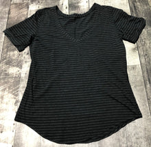 Load image into Gallery viewer, lululemon dark grey/black tshirt - Hers size approx M
