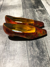 Load image into Gallery viewer, Arnold Churgin red/yellow kitten heel - Hers size 35
