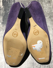 Load image into Gallery viewer, Michael Kors purple wedge heel - Hers size 9
