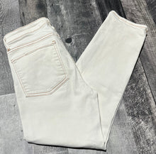 Load image into Gallery viewer, Fidelity cream high rise jeans - Her s size 28
