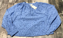Load image into Gallery viewer, H&amp;M blue crop blouse - Hers size XXS

