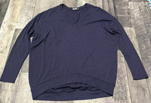 Load image into Gallery viewer, Wilfred Free navy blue sweater - Hers size M
