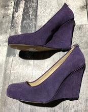 Load image into Gallery viewer, Michael Kors purple wedge heel - Hers size 9
