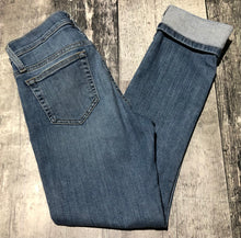 Load image into Gallery viewer, Joe’s blue mid rise cuffed jeans - Hers size 24
