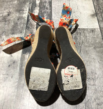Load image into Gallery viewer, UGG red/blues/beige wedge heels - Hers size 6
