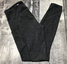 Load image into Gallery viewer, lululemon grey mid rise leggings - Hers size 8

