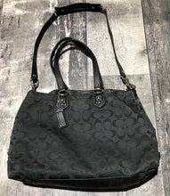 Load image into Gallery viewer, Coach black medium size purse
