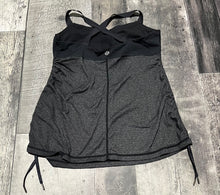 Load image into Gallery viewer, Lululemon grey/black shirt - Hers no size approx 4
