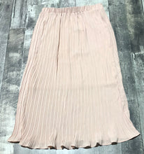 Load image into Gallery viewer, Adrianna Papell light pink skirt - Hers size M
