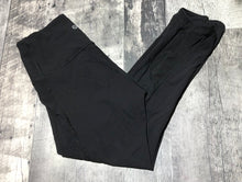 Load image into Gallery viewer, lululemon black high rise leggings - Hers size 4
