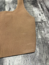 Load image into Gallery viewer, Babaton light brown cropped tank top - Hers size XS
