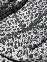 Load image into Gallery viewer, Sweaty Betty black/light grey leggings - Hers size XS
