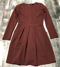 Load image into Gallery viewer, Sunday Best brown long sleeve dress - Hers size 6
