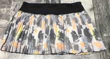 Load image into Gallery viewer, lululemon light grey/peach/grey skort - Hers size 6
