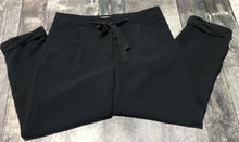 Load image into Gallery viewer, Wilfred black allant cropped pants - Here size 4
