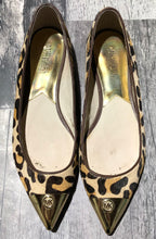Load image into Gallery viewer, Michael Kors black/light brown flats - Hers size 7
