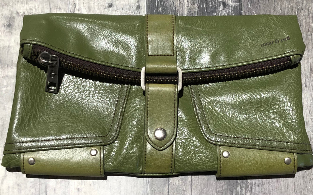 Matt & Nat green clutch