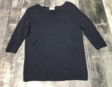 Load image into Gallery viewer, Wilfred navy 3/4 sleeve top - Hers size XS
