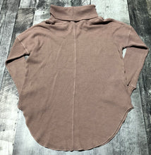 Load image into Gallery viewer, Babaton mauve long sleeve turtleneck- Hers size S
