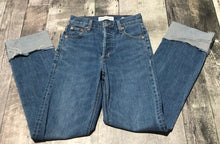 Load image into Gallery viewer, Denim Forum high rise cuff jeans - Hers size 23
