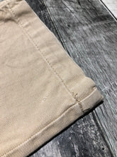 Load image into Gallery viewer, TNA khaki high rise cargo jeans - Hers size 00

