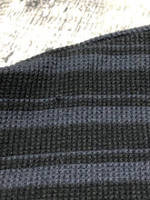 Load image into Gallery viewer, Splendid black/navy 3/4 sleeve sweater  - Hers size M
