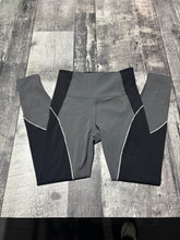 Load image into Gallery viewer, TNA grey/black leggings - Hers size S
