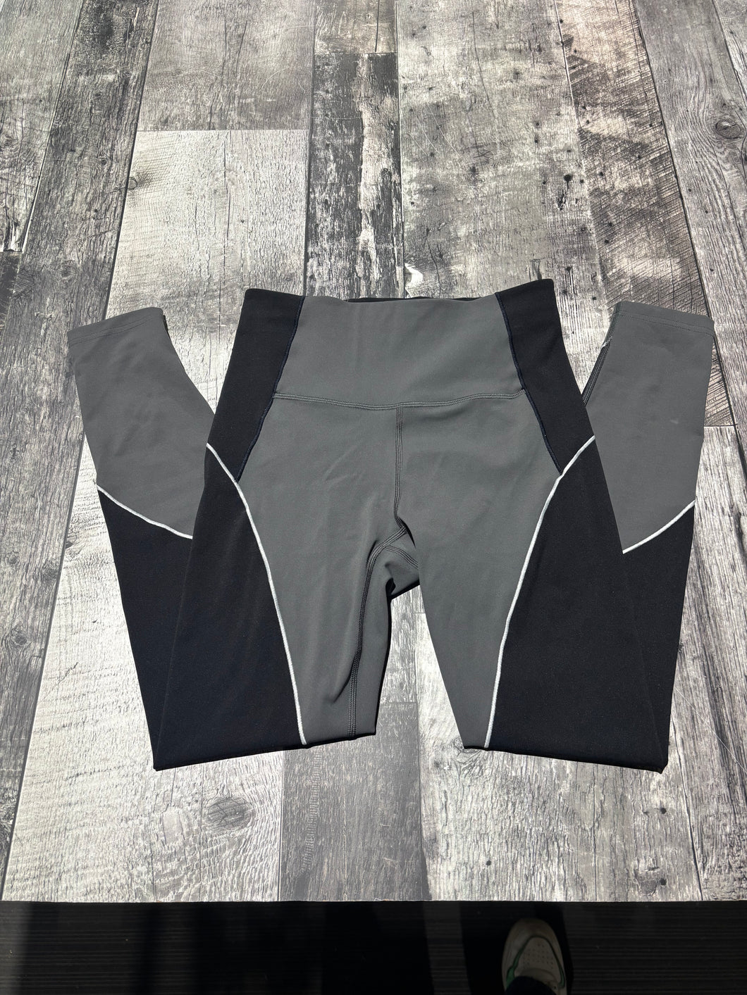 TNA grey/black leggings - Hers size S