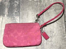 Load image into Gallery viewer, Coach pink wristlet
