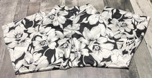 Load image into Gallery viewer, House of Harlow black/white high rise wide leg pants - Hers size XS
