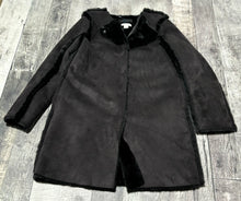 Load image into Gallery viewer, H&amp;M black jacket - Hers size 6
