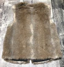 Load image into Gallery viewer, Talula brown fake fur vest - Hers size XXS
