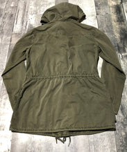 Load image into Gallery viewer, Talula green light jacket - Hers size S
