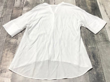 Load image into Gallery viewer, Banana Republic white sheer half sleeve blouse - Hers size XS
