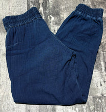 Load image into Gallery viewer, Tna blue pants - Hers size XS
