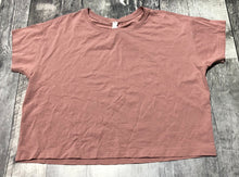 Load image into Gallery viewer, lululemon mauve crop tshirt - Hers size 4
