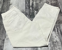 Load image into Gallery viewer, Dynamite cream mom jeans - Hers size 29
