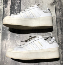 Load image into Gallery viewer, Adidas white/cream sneaker - Hers size 5.5
