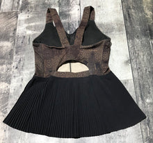 Load image into Gallery viewer, lululemon brown/black peplum athletic tank top - Hers size 6
