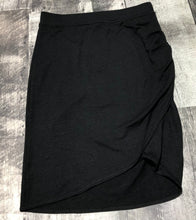 Load image into Gallery viewer, Wilfred Free black skirt - Hers size M
